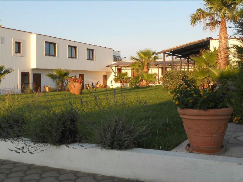 Lido Impero Hotel Massafra Exterior photo