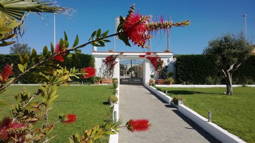 Lido Impero Hotel Massafra Exterior photo